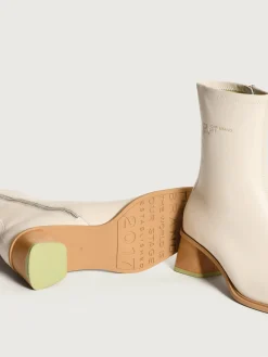 DATE OFF WHITE STIEFELETTE MIT ABSATZ
